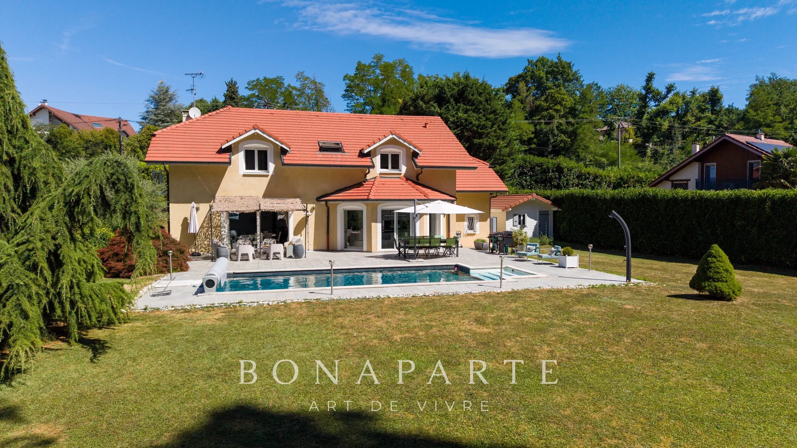 VEIGY-FONCENEX | BELLE MAISON FAMILIALE DE 261m²| A DEUX PAS DE LA FRONTIERE SUISSE