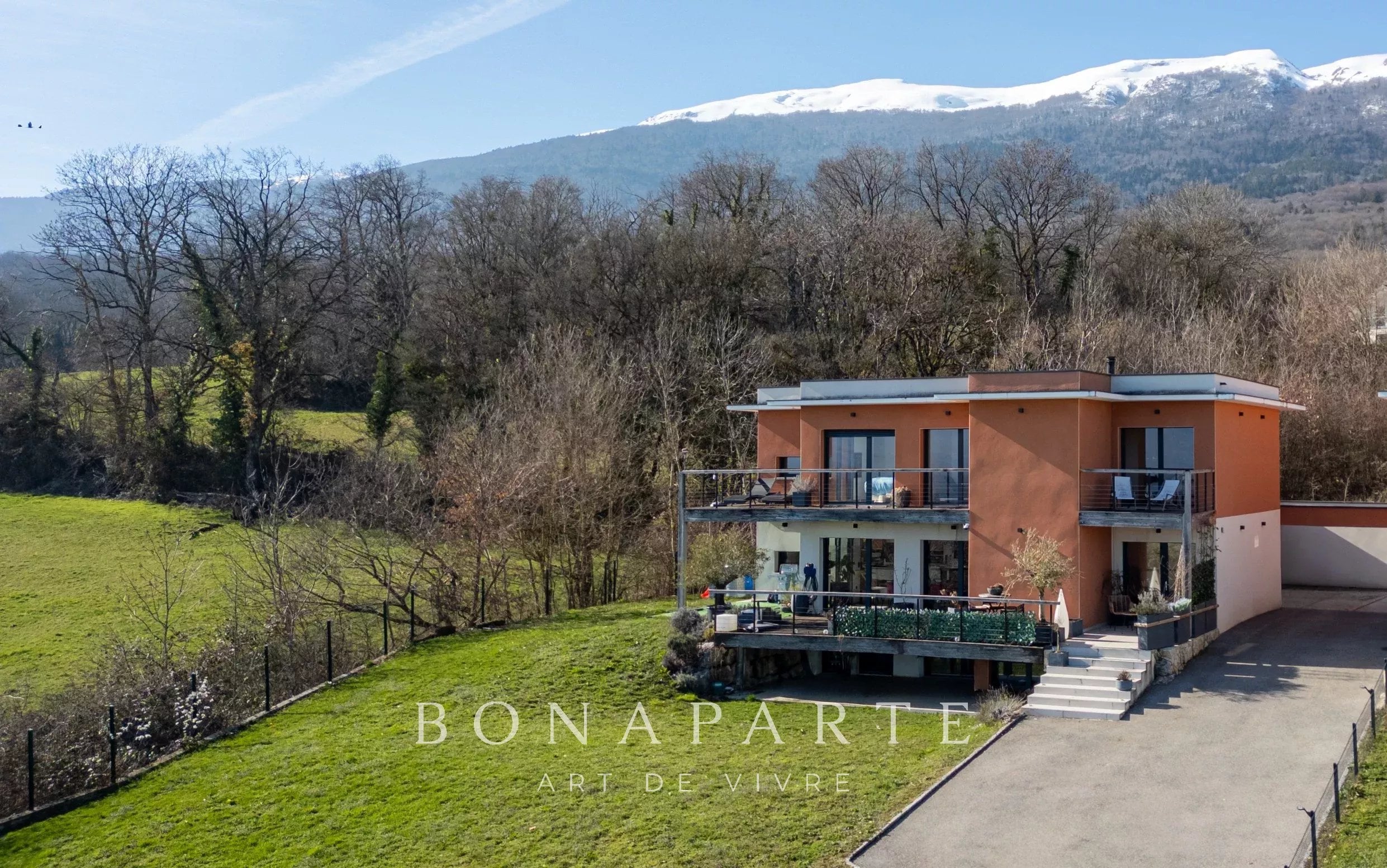 THOIRY - CONTEMPORARY PROPERTY - VIEW OF THE ALPS