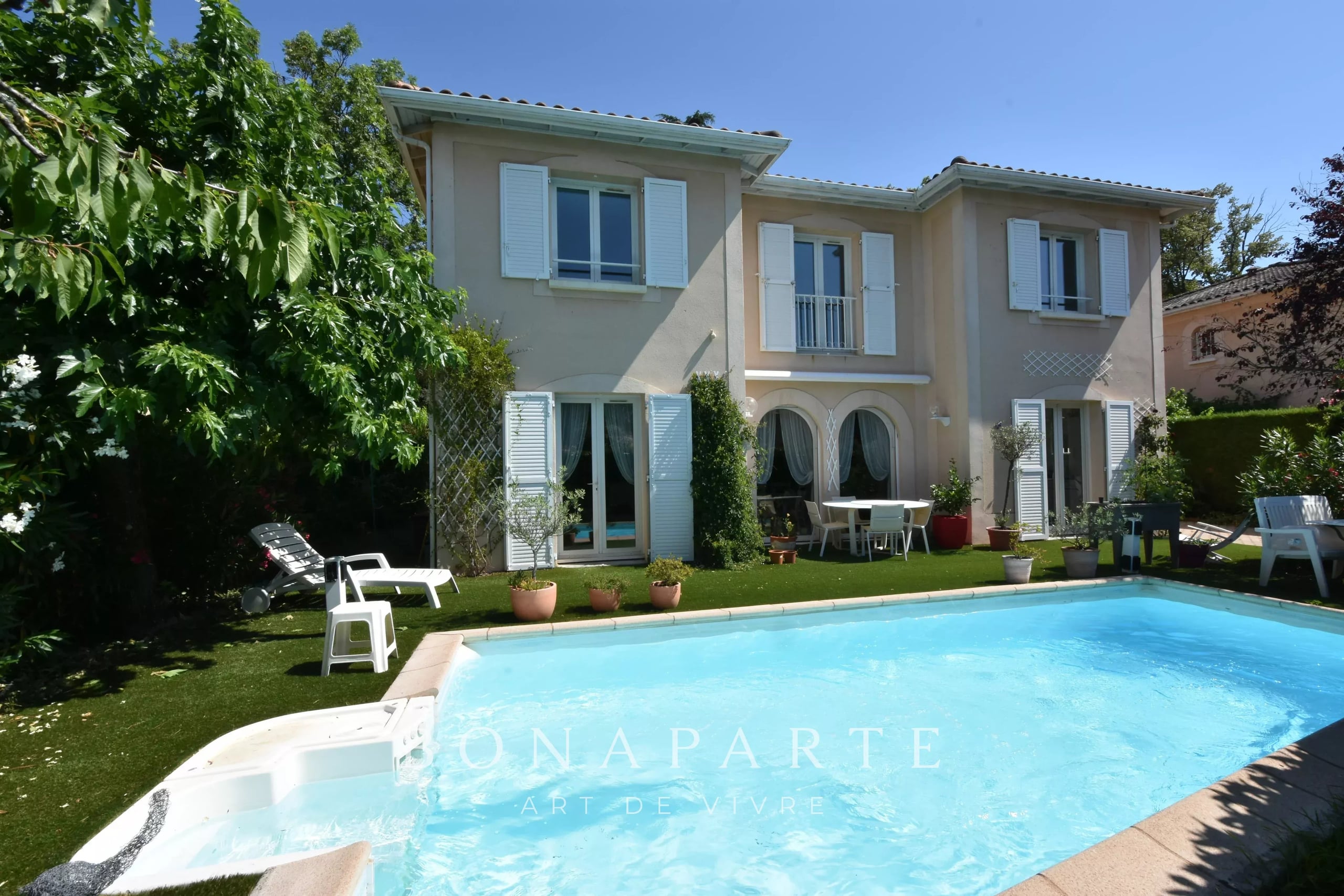 LYON 9E - SAINT-RAMBERT PLATEAU | FAMILY VILLA - 5 BEDROOMS - SWIMMING POOL - GARAGE